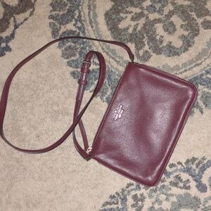 KATE SPADE BURGUNDY SHOULDER BAG WITH ADJUSTABLE STRAPS